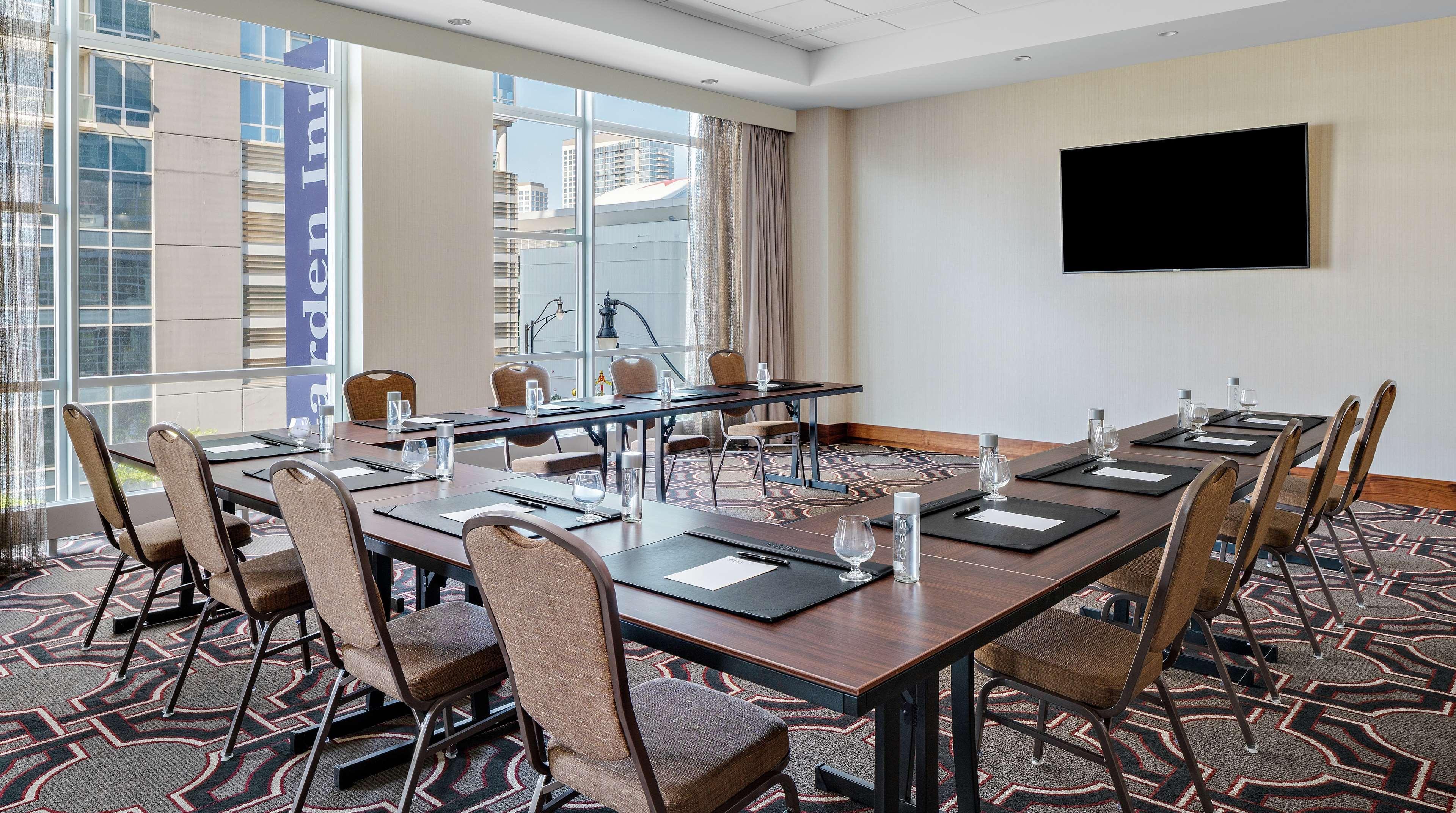 Home2 Suites By Hilton Chicago Mccormick Place Exterior foto