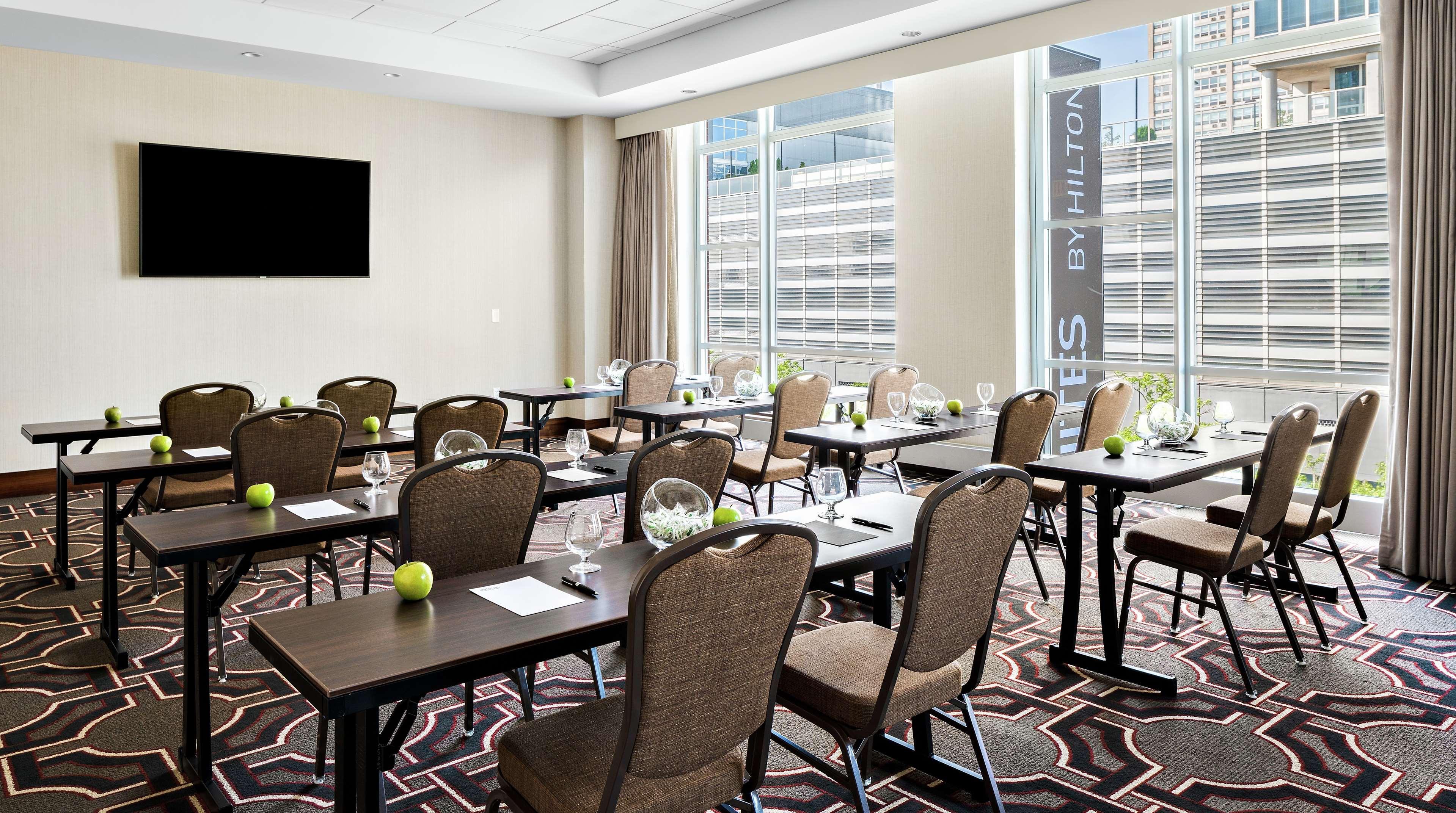 Home2 Suites By Hilton Chicago Mccormick Place Exterior foto